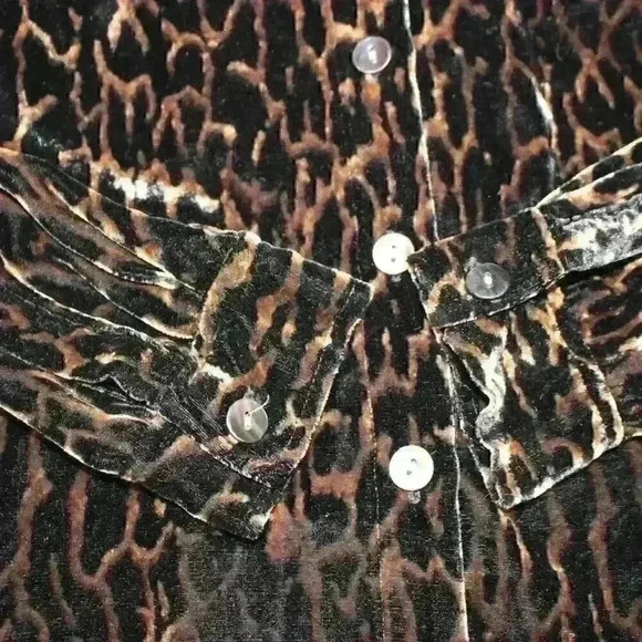 VINTAGE CHICO'S 80s 90s Silk Blend Velour Velvet Cheetah Print Button Up Top Med - Picture 2 of 12
